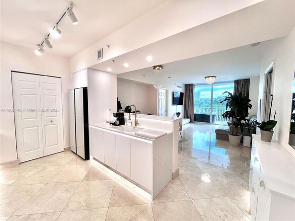 1755 E Hallandale Beach Blvd 405E, Hallandale Beach FL 33009