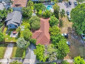 621 S 24th Ave, Hollywood FL 33020