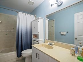 15824 Cotswold Ct, Davie FL 33331