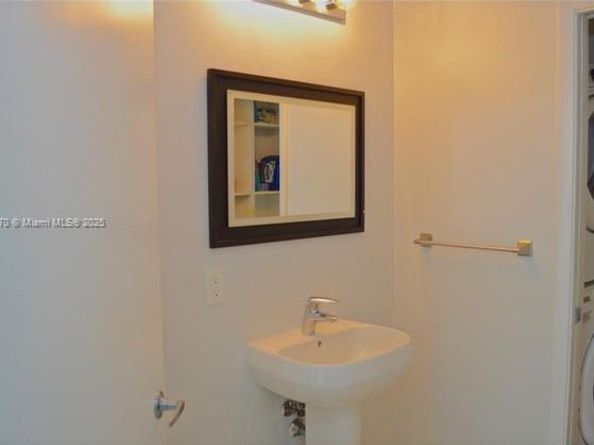 1900 N Bayshore Dr 4018, Miami FL 33132