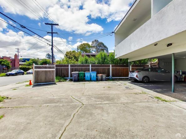 1192 Kains Avenue, Berkeley CA 94706