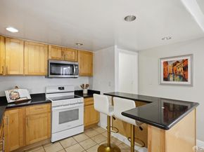 39 East Cavour Street, Daly City CA 94014