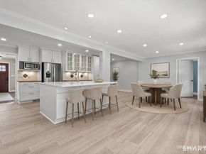 45 Woodridge Circle, Trumbull CT 06611