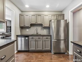 166 Old Brookfield Road 20A5, Danbury CT 06811