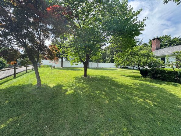 11 Knollcrest Road, New Fairfield CT 06812