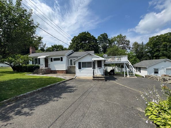 11 Knollcrest Road, New Fairfield CT 06812