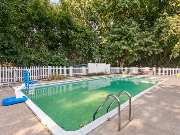 66 Loftus Circle, Bridgeport CT 06606