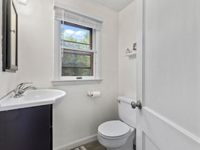 66 Loftus Circle, Bridgeport CT 06606