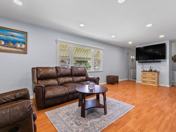 66 Loftus Circle, Bridgeport CT 06606