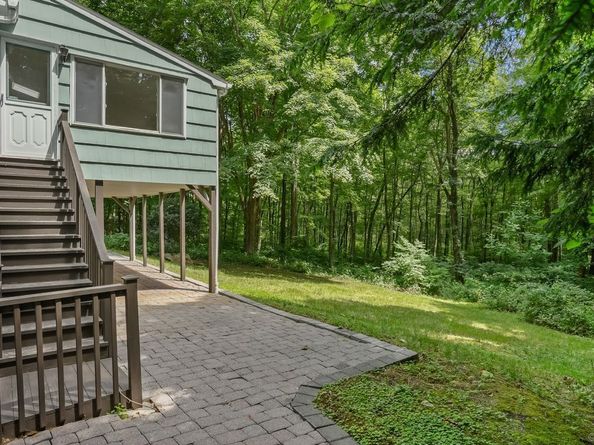 218 Adams Road, Easton CT 06612