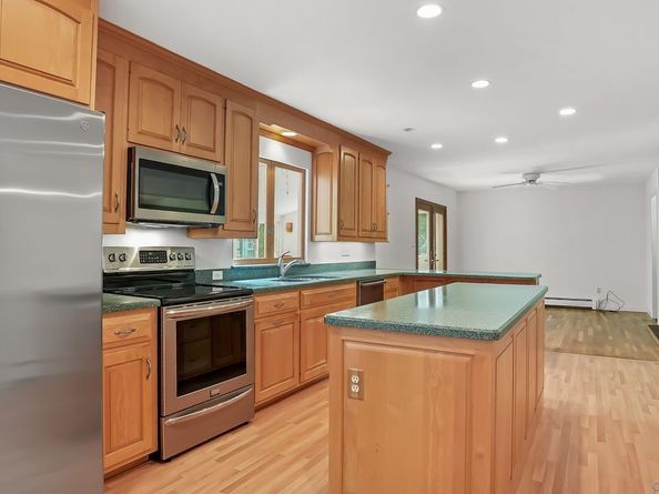 218 Adams Road, Easton CT 06612