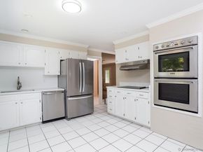 32 Redwood Drive, Bethel CT 06801