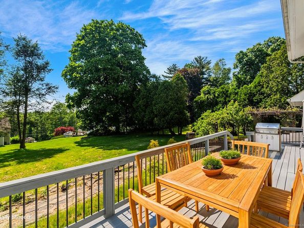 32 Redwood Drive, Bethel CT 06801