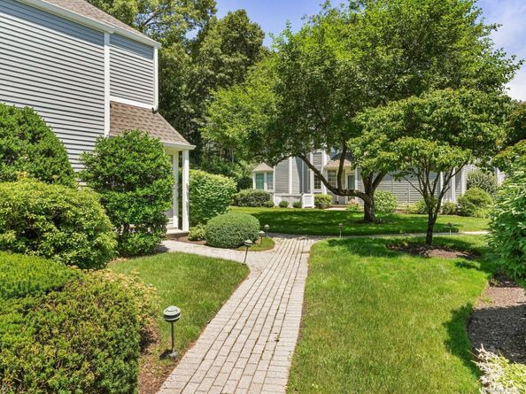 51 Hale Lane 51, Darien CT 06820