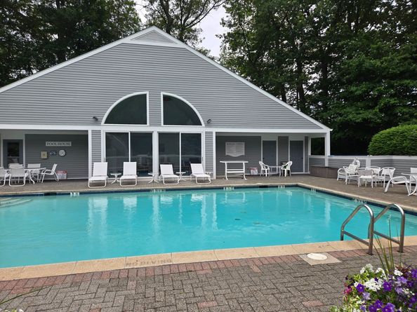 51 Hale Lane 51, Darien CT 06820