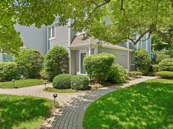 51 Hale Lane 51, Darien CT 06820