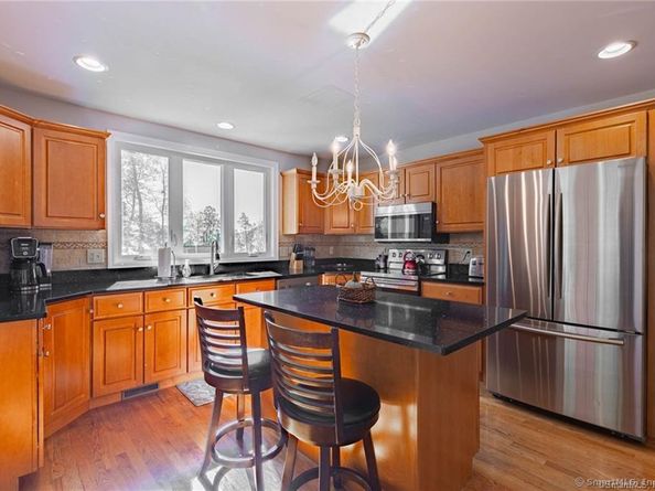 11 Squantz View Drive, New Fairfield CT 06812