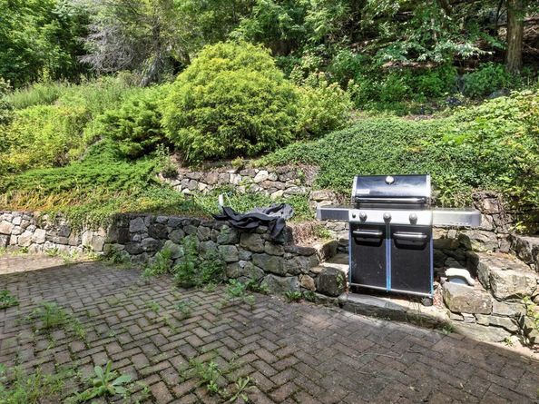 11 Squantz View Drive, New Fairfield CT 06812