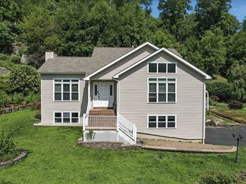 11 Squantz View Drive