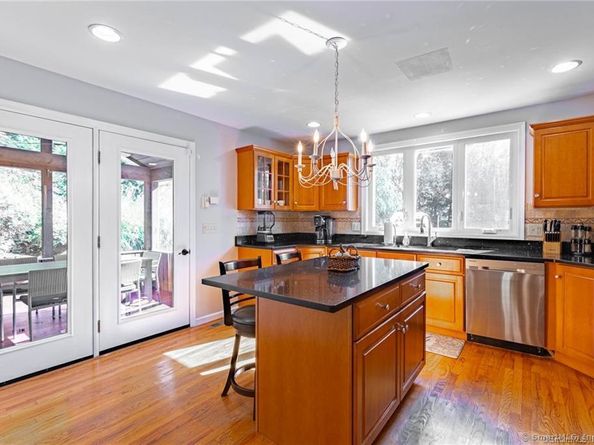11 Squantz View Drive, New Fairfield CT 06812