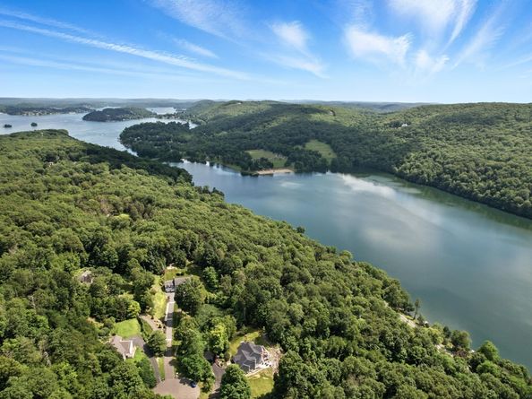 11 Squantz View Drive, New Fairfield CT 06812