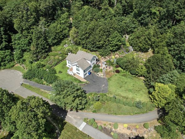 11 Squantz View Drive, New Fairfield CT 06812
