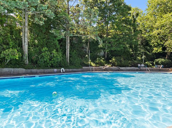 71 Strawberry Hill Avenue APT 820, Stamford CT 06902
