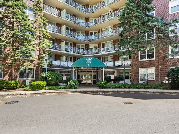 71 Strawberry Hill Avenue APT 820, Stamford CT 06902