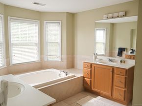 10 Sampson Terrace 10, Danbury CT 06810