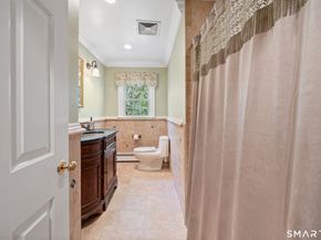 196 Mariomi Road, New Canaan CT 06840