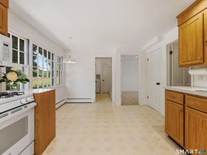127 S Gate Lane, Fairfield CT 06890