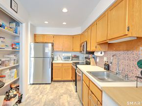 81 Deer Run 81, Bethel CT 06801