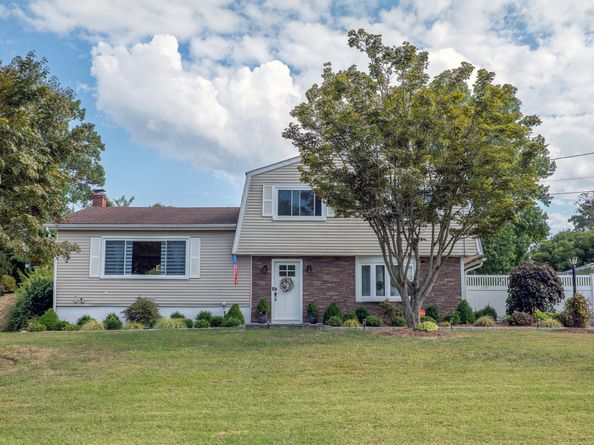 8 Rolling Lane, Norwalk CT 06851