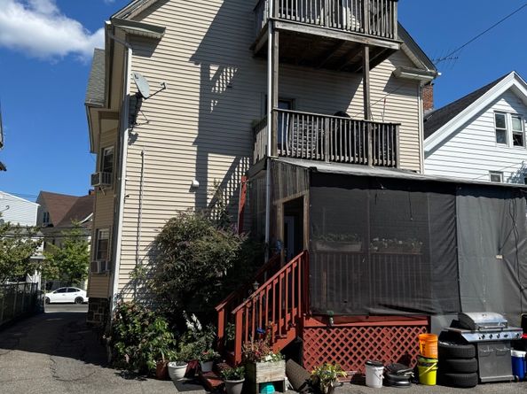 661 Iranistan Avenue, Bridgeport CT 06605
