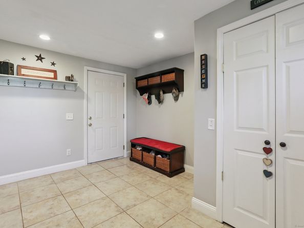 88 S King Street, Danbury CT 06811