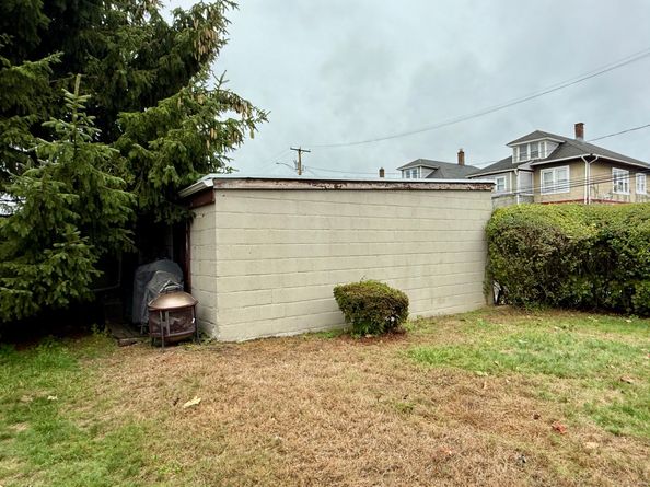 178 Island Brook Avenue, Bridgeport CT 06606
