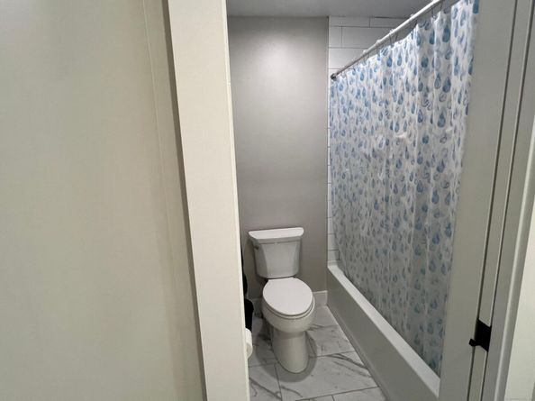 37 Old Route 7 4, Brookfield CT 06804