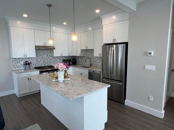 37 Old Route 7 4, Brookfield CT 06804