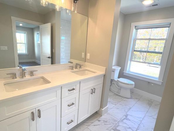 37 Old Route 7 4, Brookfield CT 06804