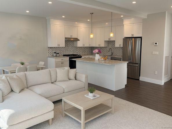 37 Old Route 7 4, Brookfield CT 06804