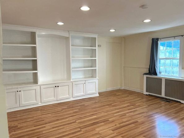 694 Boston Post Road, Darien CT 06820