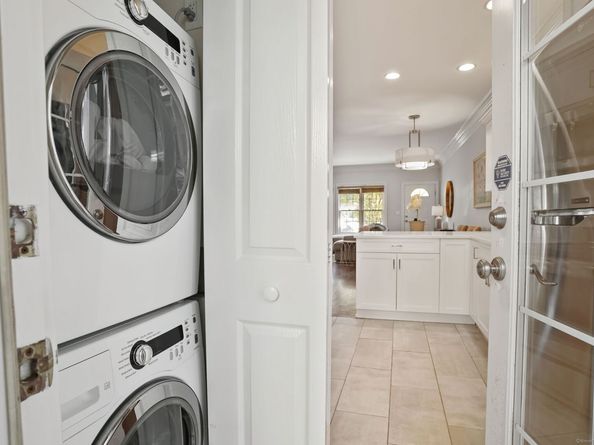 79 Locust Avenue APT 212, New Canaan CT 06840