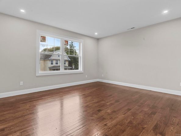 289 Harriet Street, Bridgeport CT 06608