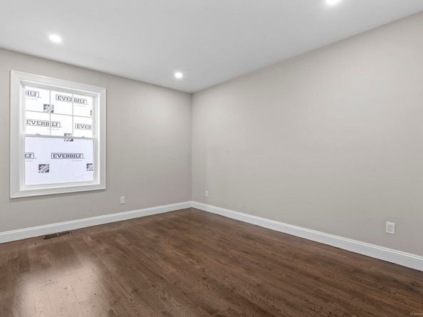 289 Harriet Street, Bridgeport CT 06608