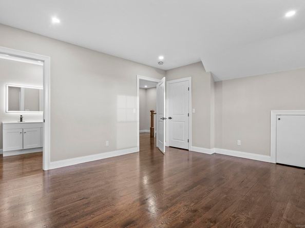 289 Harriet Street, Bridgeport CT 06608
