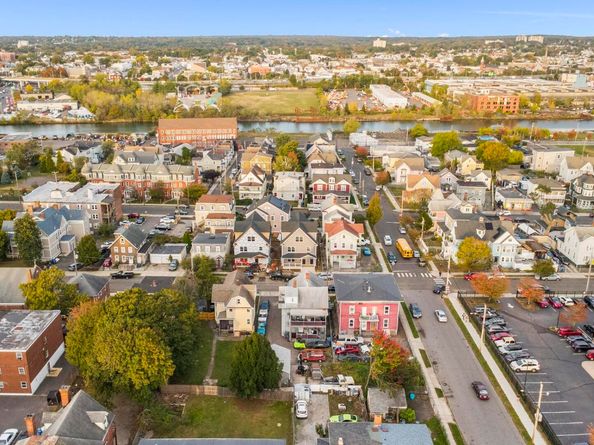 289 Harriet Street, Bridgeport CT 06608