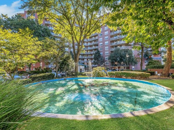 71 Strawberry Hill Avenue apt 203, Stamford CT 06902