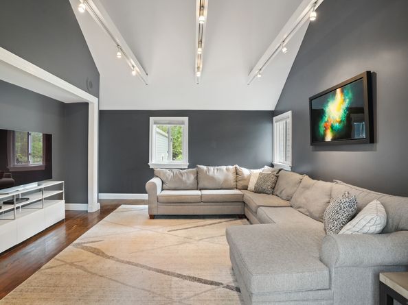81 Fox Ridge Road, Stamford CT 06903