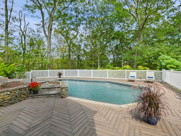 81 Fox Ridge Road, Stamford CT 06903