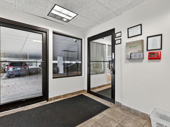 34 Crescent Street APT 2D, Stamford CT 06906